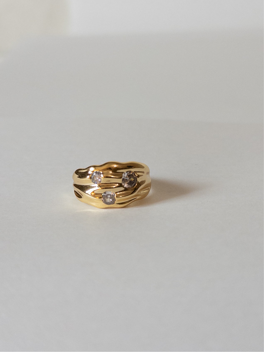 Aura Wave Gold Ring